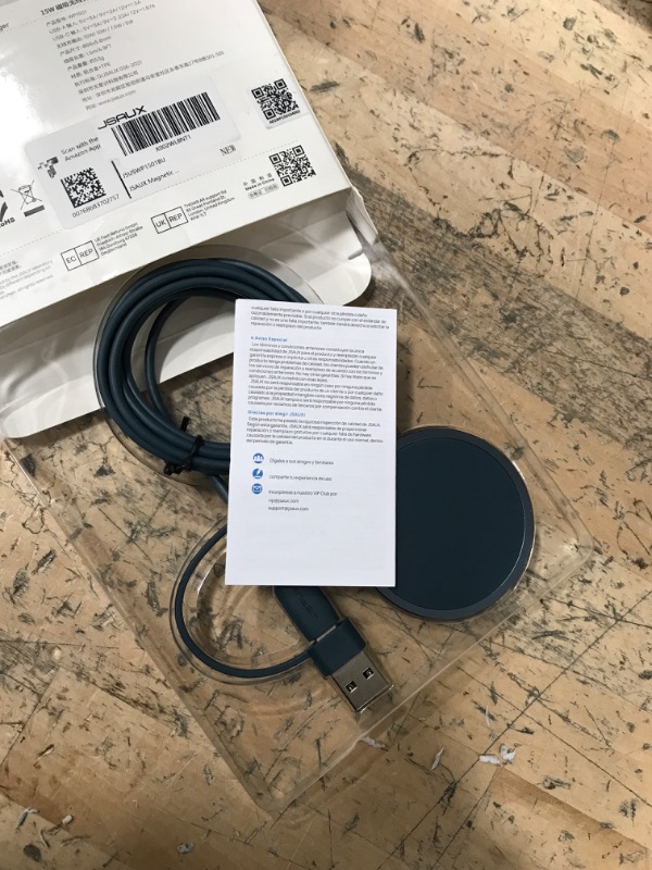Photo 1 of Magnetic Wireless Charger