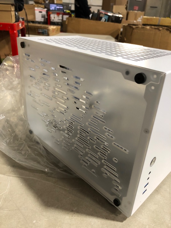 Photo 3 of Redragon STRAFE EB211W Mini-ITX Computer Case, White