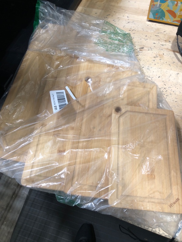 Photo 1 of 4 pack of cutting boards 