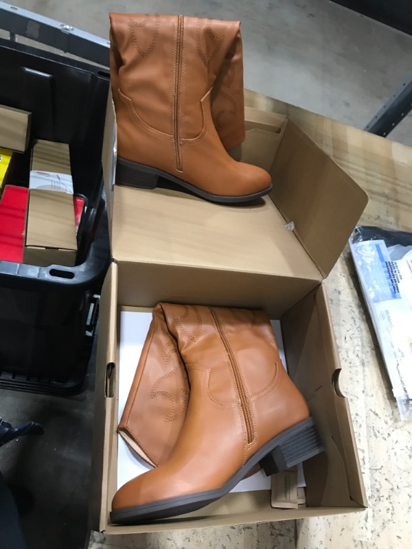 Photo 1 of Boots - 8.5 