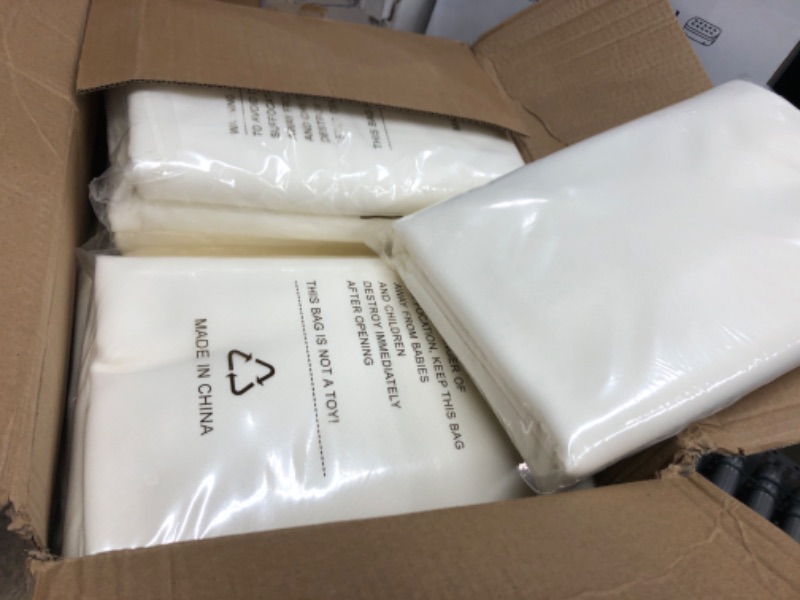 Photo 1 of luccido 6 Pack Round Tablecloth 132 Inches Ivory Table Cloth Stain and Wrinkle Resistant Washable Polyester Fabric Table Cover for Party, Wedding and Banquet Decoration Ivory 132 Inch 6pcs