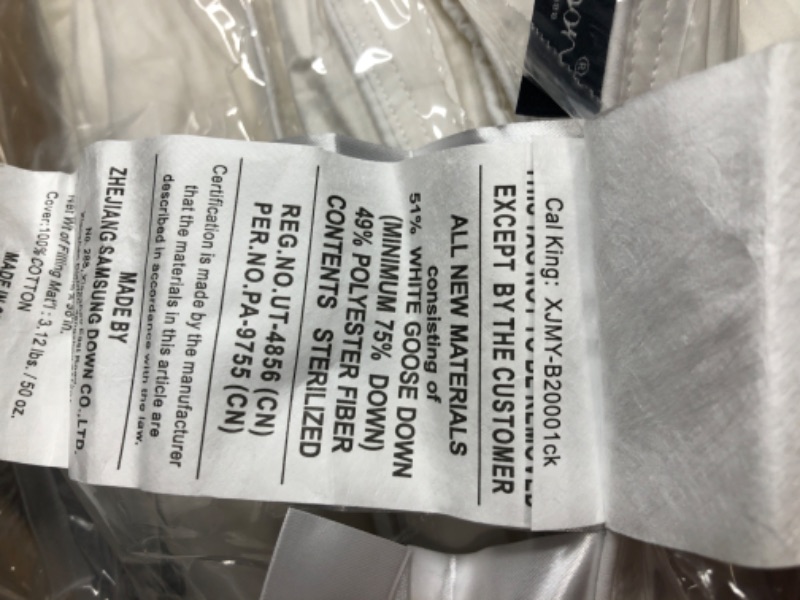 Photo 3 of **BRAND NEW, OPENED FOR SIZE: CAL KING***
Globon Ultra-Soft Down Feather Comforter California King Size,Luxurious Fluffy Hotel Collection Duvet Insert for All Season,Noiseless Shell, 700 Filling Power,Medium Weight with Corner Tabs, White
