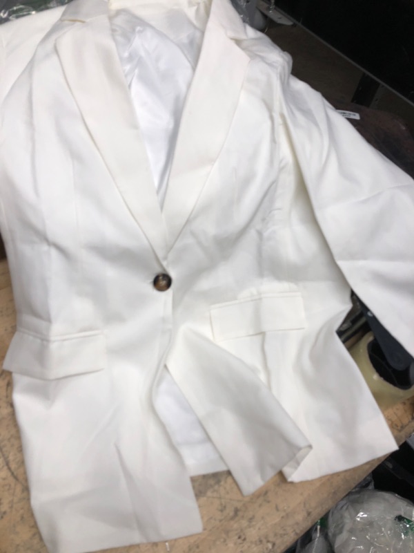 Photo 1 of LARGE WHITE BLAZER WOMENS