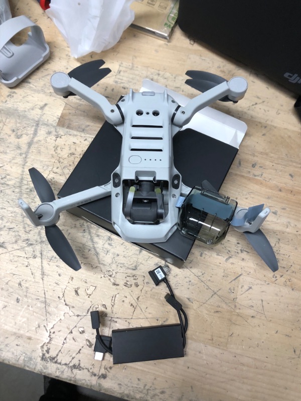 Photo 6 of ***USED - BATTERIES MISSING - UNABLE TO TEST***
DJI Mini 2 SE Fly More Combo Drone