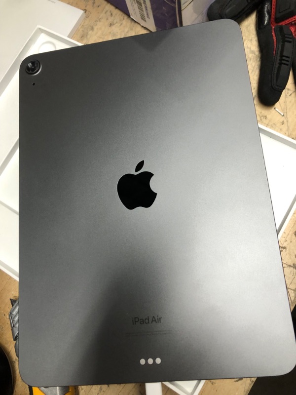 Photo 1 of Apple iPad Air (5th Generation): with M1 chip, 10.9-inch Liquid Retina Display, 256GB, Wi-Fi 6, 12MP front/12MP Back Camera, Touch ID, All-Day Battery Life – Space Gray WiFi Space Gray 256GB
