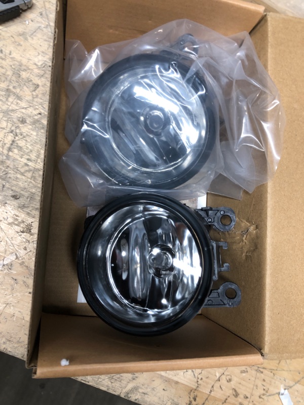 Photo 2 of **APPEAT NEW**
iJDMTOY Pair Clear Lens Fog Light Lamp Assemblies w/ 55W H11 Halogen Bulbs Compatible With Acura Honda Ford Suzuki etcX000TY1RK5
