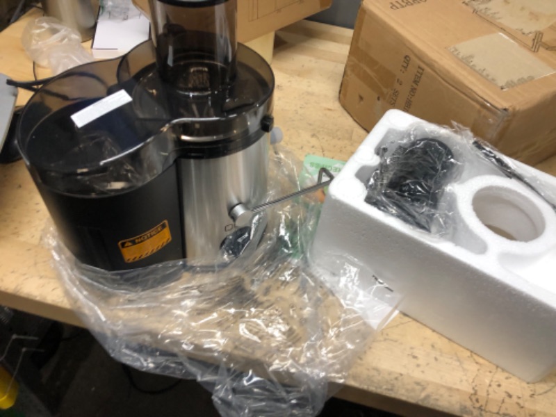 Photo 2 of **UNABLE TO TEST*(*
Qcen Juicer Machine, 500W Centrifugal Juicer Extractor with Wide Mouth 3” Feed Chute for Fruit Vegetable, Easy to Clean, Stainless Steel, BPA-free (Black)
