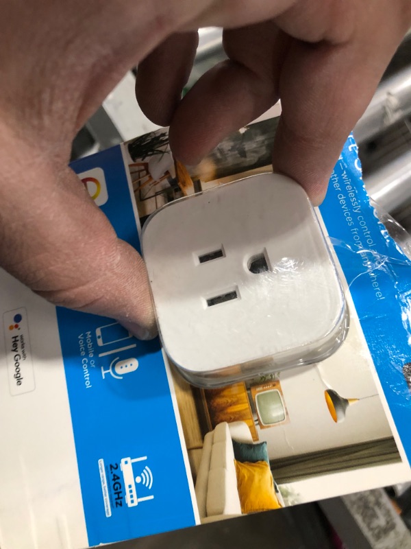 Photo 2 of Enbrighten 125-Volt 1-Outlet Indoor Smart Plug
