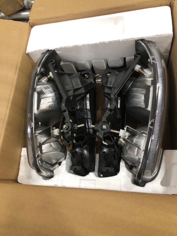 Photo 1 of DWVO LED DRL Headlight Assembly Compatible with 1999-2006 GMC Sierra 1500 2500/2007 GMC Sierra 1500&1500HD&2500HD&3500 Classic / 00-06 Yukon Black Housing Clear Reflector Headlamps LED - Black/Clear/Clear