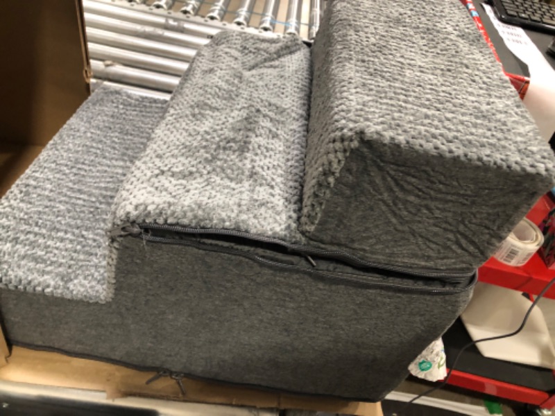 Photo 1 of 3 step cushion 