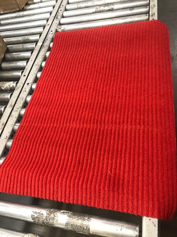 Photo 1 of 2 x 3 ft red floor mat 