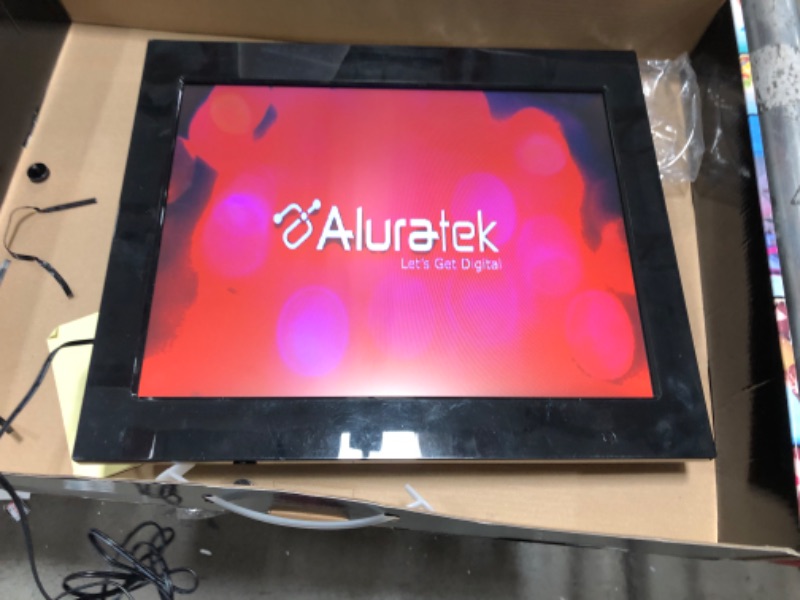 Photo 2 of Aluratek 15-in. Digital Photo Frame