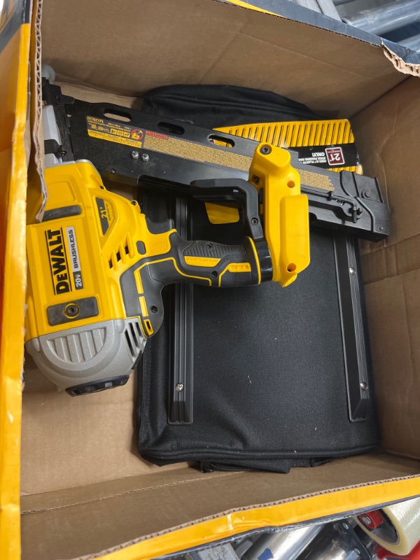 Photo 2 of DEWALT 20V MAX* Framing Nailer Kit, 21-Degree, Plastic Collated (DCN21PLM1)