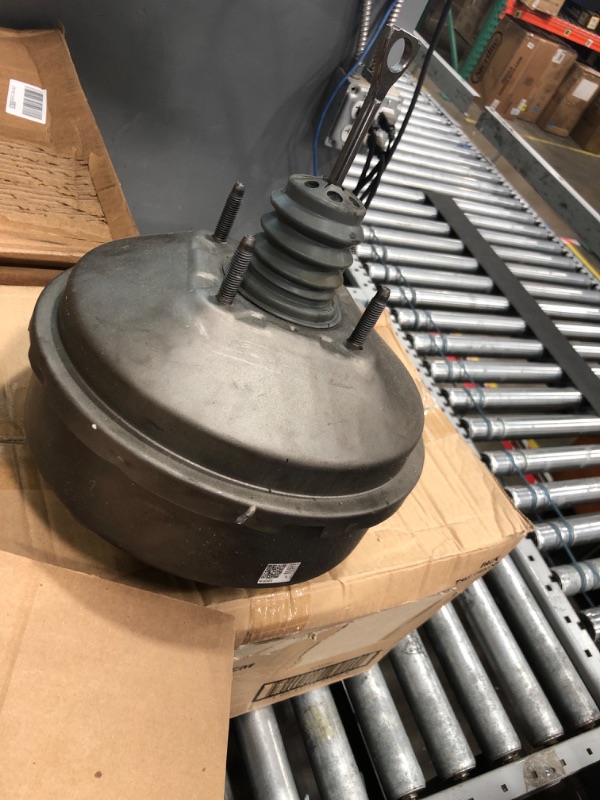 Photo 1 of Cardone 54-74818 Remanufactured Vacuum Power Brake Booster without Master Cylinder (Renewed)