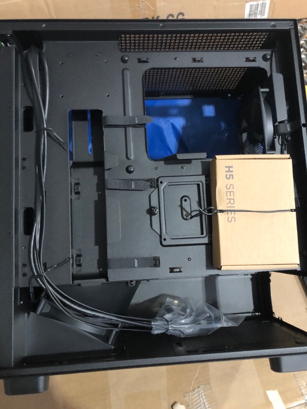 Photo 3 of **DAMAGED BACK PANEL**
NZXT H5 Flow Compact ATX Mid-Tower PC Gaming Case 