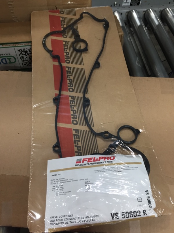 Photo 3 of FEL-PRO VS 50602 R Valve Cover Gasket Set