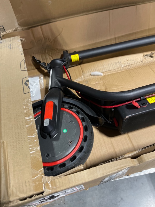 Photo 2 of Electric Scooter,22/18 Miles Range, 18.6/15.6 MPH, 500/350W Foldable Commuting Electric Scooter with Double Braking System and APP for Adults, Teens

*** CHARGES AND  EVERYTHING BUT WASN'T ABLE TO FULLY TEST IN THE WAREHOUSE ***