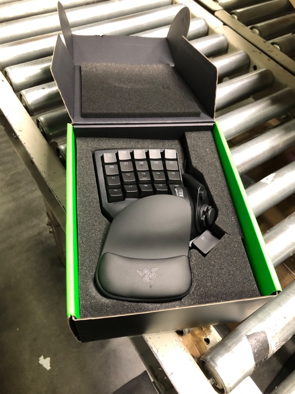 Photo 3 of Razer Tartarus Pro Gaming Keypad: Analog-Optical Key Switches - 32 Programmable Keys - Customizable Chroma RGB Lighting - Programmable Macros - Variable Key Press Pressure Sensitivity - Classic Black