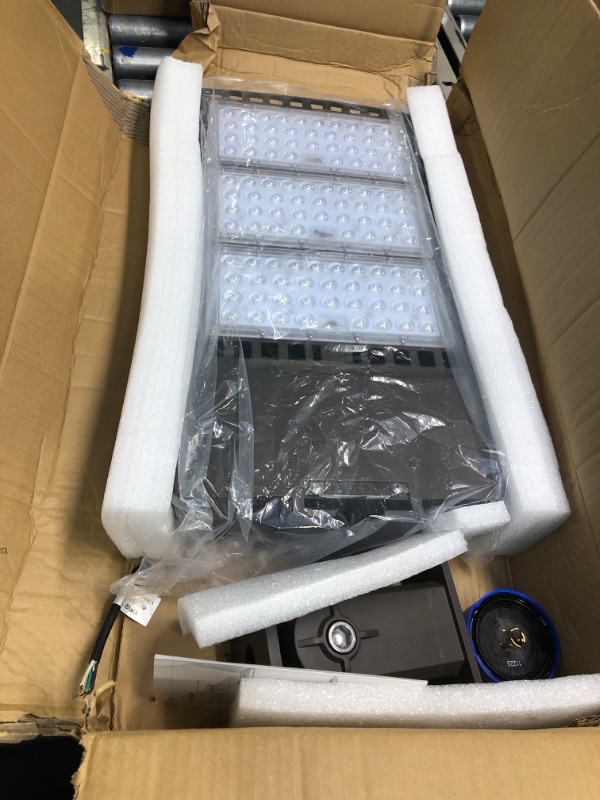 Photo 3 of 300W LED Parking Lot Lights