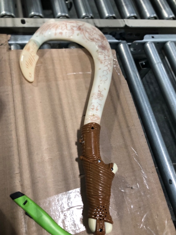 Photo 1 of Moana Disney's Maui's Magical Fish Hook Set , Bone