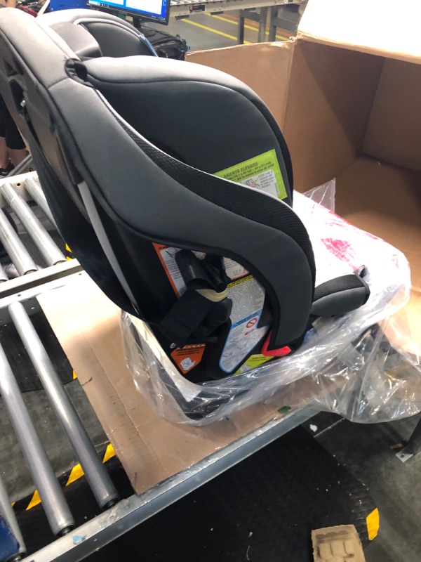 Photo 4 of Graco - Slimfit All-in-One Convertible Car Seat, Darcie