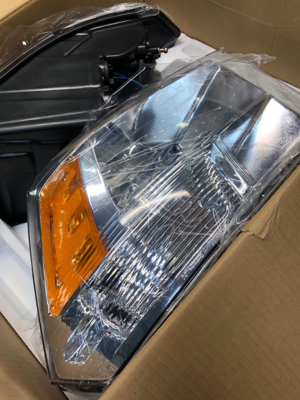 Photo 4 of ADCARLIGHTS for 2009-2018 Dodge Ram Headlight Assembly compatible with 2009-2018 Ram 1500/2010-2018 Ram 2500 3500 Chrome Housing Amber Reflector Headlamp Replacement Left and Right OE Type A-Chrome Housing Clear Reflector