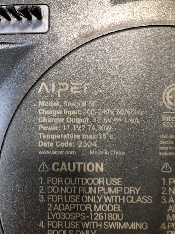 Photo 4 of AIPER Cordless Robotic Pool Cleaner, Pool Vacuum with Dual-Drive Motors, Self-Parking, Lightweight, Perfect for Above/In-Ground Flat Pools up to 35 Feet (Lasts 50 Mins) - Seagull 600 White