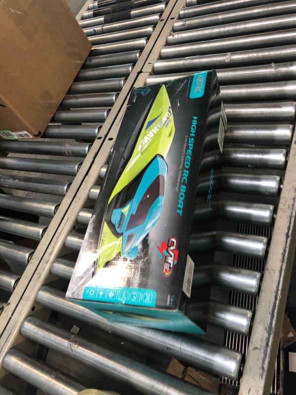 Photo 2 of 4DRC S2 High Speed RC Boats with LED Lights & 2 Batteries, 30+ mph Remote Control Boat for Pools and Lakes, Capsize Recovery, Low Battery Reminder,2.4Ghz Racing Boats for Adults Kids,Green