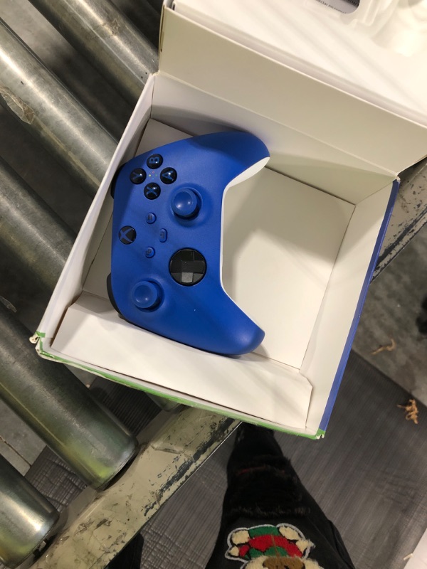 Photo 3 of Xbox Core Wireless Controller – Shock Blue – Xbox Series X|S, Xbox One, and Windows Devices