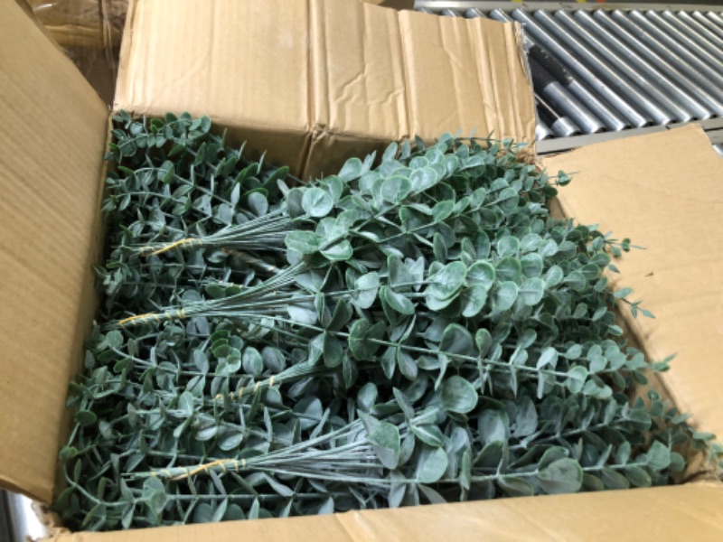 Photo 3 of 500 Pcs Eucalyptus Stems Faux Greenery Artificial Eucalyptus Leaves Eucalyptus Decor Greenery Stems Faux Greenery Branches for Wedding Centerpiece Flowers Bouquet Farmhouse Home Decor (Dark Green) 500 Dark Green