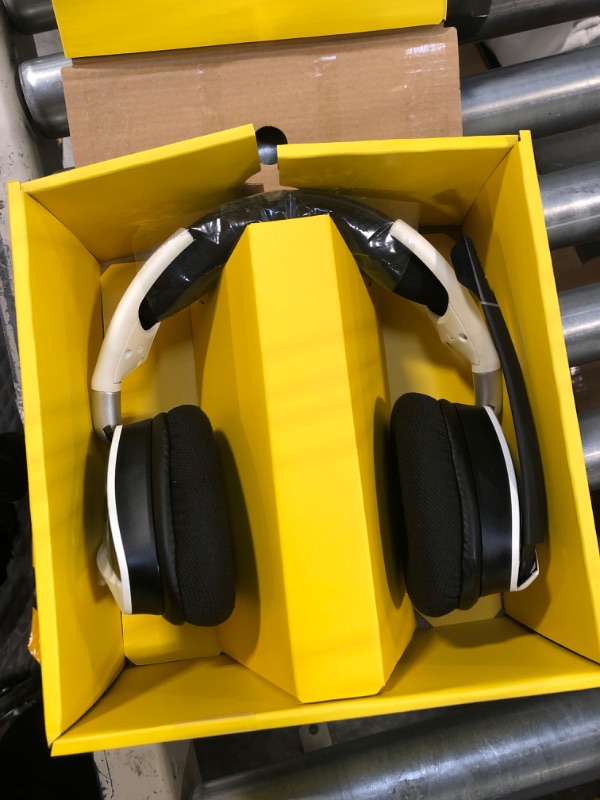 Photo 3 of Corsair VOID RGB Elite Wireless Premium Gaming Headset with 7.1 Surround Sound - Discord Certified - Works with PC, PS5 and PS4 - White (CA-9011202-NA) White Headset