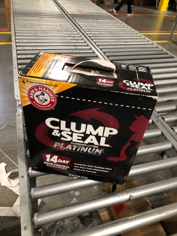 Photo 2 of ARM and HAMMER Clump and Seal Platinum Clumping Cat Litter