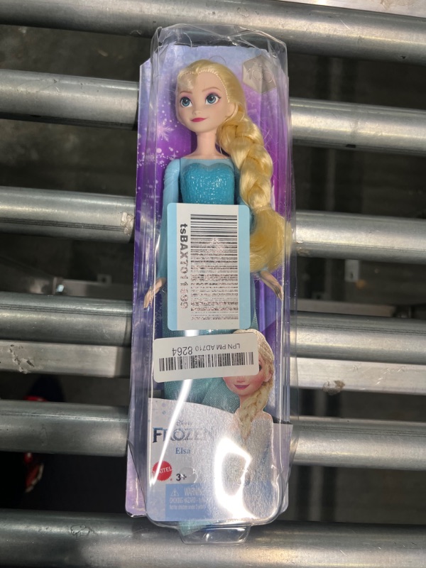 Photo 1 of Disney Frozen Elsa Fashion Doll & Accessory, Signature Look, Toy Inspired by the Movie Disney Frozen Elsa 1