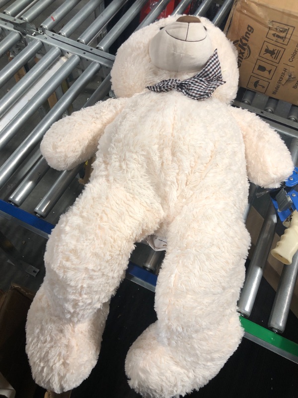 Photo 1 of MaoGoLan Giant Teddy Bear Big 4 Feet Stuffed Animal Stuffed Bear Baby Shower Life Size Large Teddy for Girlfriend Boyfriend Wife Children Cream 47 inches