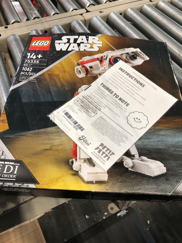 Photo 2 of LEGO Star Wars BD-1 75335 Building Toy Set from The Book of Boba Fett for Ages 14+ (1,062 Pieces) Standard Packaging