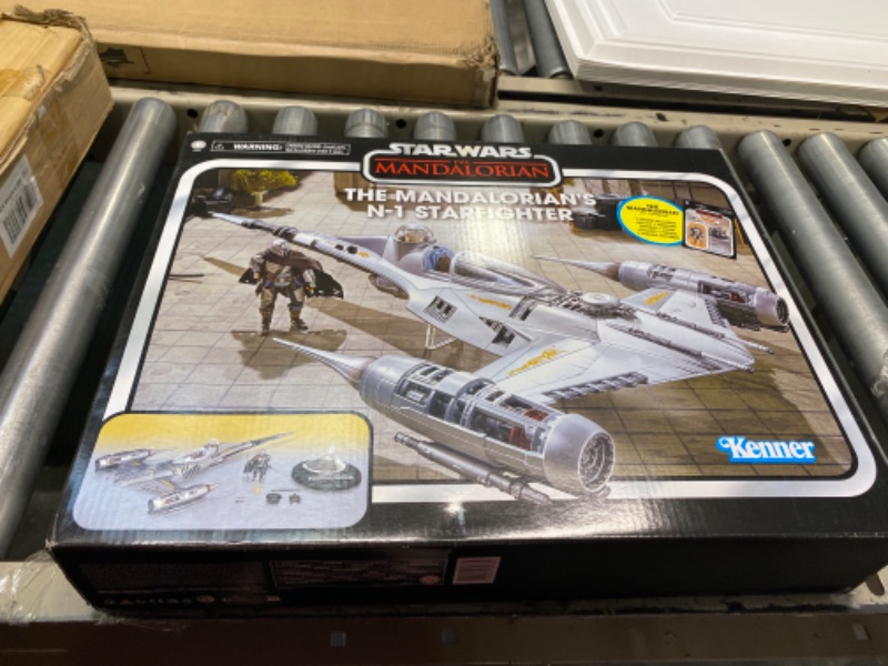 Photo 1 of STAR WARS The Vintage Collection The Mandalorian’s N-1 Starfighter, The Mandalorian 3.75-Inch Vehicle & Action Figures, Ages 4 and Up