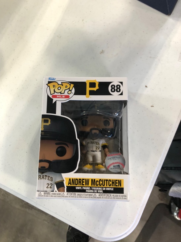 Photo 2 of Funko Pop! MLB - Brewers - Andrew McCutchen with Chase