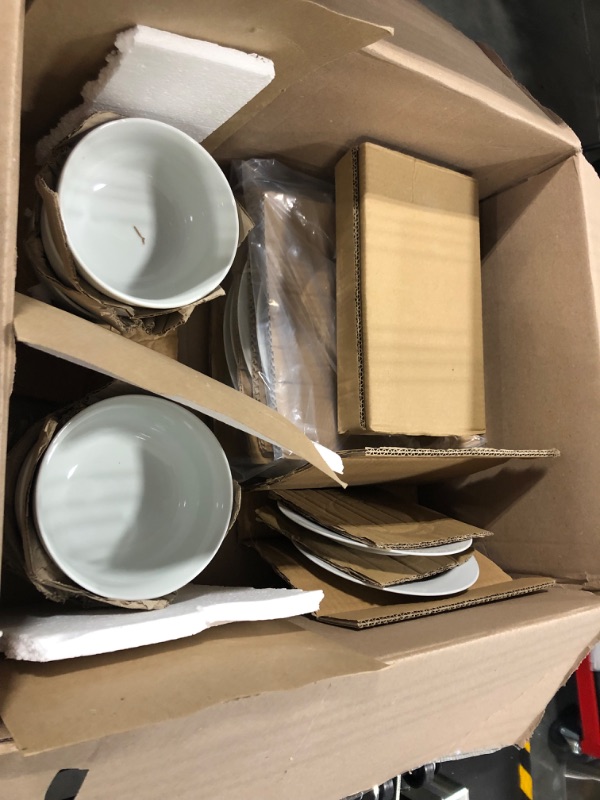Photo 1 of Amazon Basics 12-Piece Kitchen Dinnerware Set, Plates, Dishes, Bowls, Service for 6, White Porcelain Coupe White Coupe