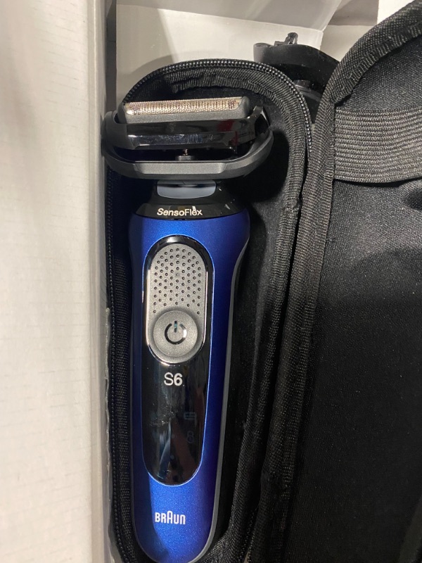 Photo 3 of Braun - Series 6 Wet/Dry Electric Shaver - Blue