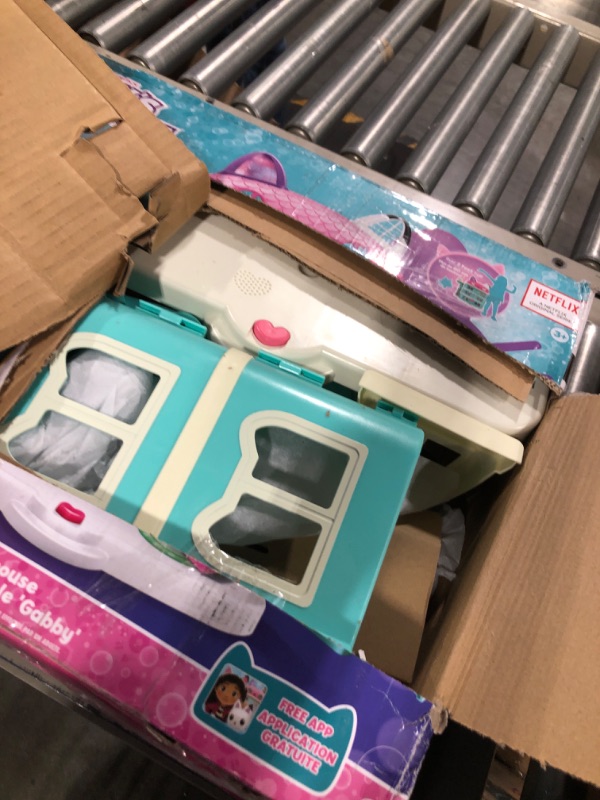 Photo 3 of ***FOR PARTS ONLY***

Gabby's Dollhouse, Cakey Kitchen Set for Kids with Play Kitchen Accessories, Play Food, Sounds, Music and Kids Toys for Girls and Boys Ages 3 and up