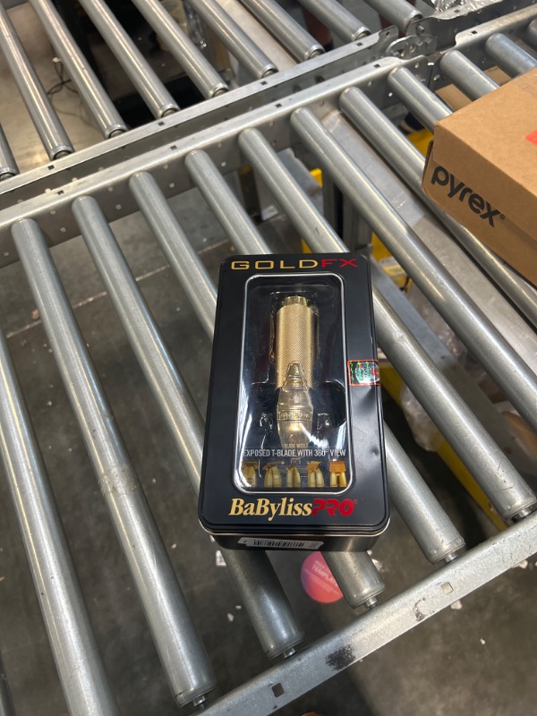 Photo 2 of BABYLISS PRO GoldFX Metal Lithium Outliner FX787G (Dual Voltage) FX787