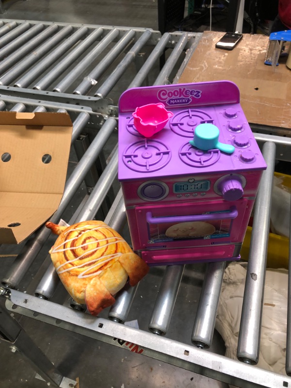 Photo 3 of COOKEEZ MAKERY Cinnamon Treatz Oven. Mix & Make a Plush Best Friend! Place Your Dough in The Oven and Be Amazed When A Warm, Scented, Interactive, Plush Friend Comes Out! Which Will You Make?