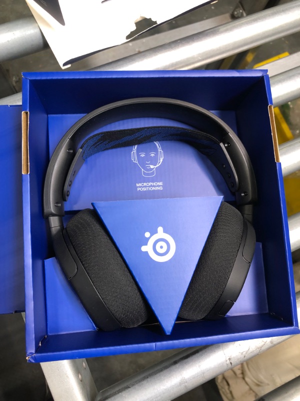 Photo 3 of SteelSeries New Arctis Nova 1P Multi-System Gaming Headset — Hi-Fi Drivers — 360° Spatial Audio — Comfort Design — Durable — Lightweight — Noise-Cancelling Mic — PS5/PS4, PC, Xbox, Switch - Black Nova 1P Black