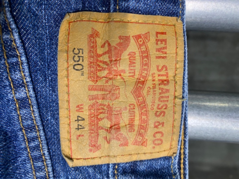 Photo 4 of Levi's Men's 550 Short W44L
