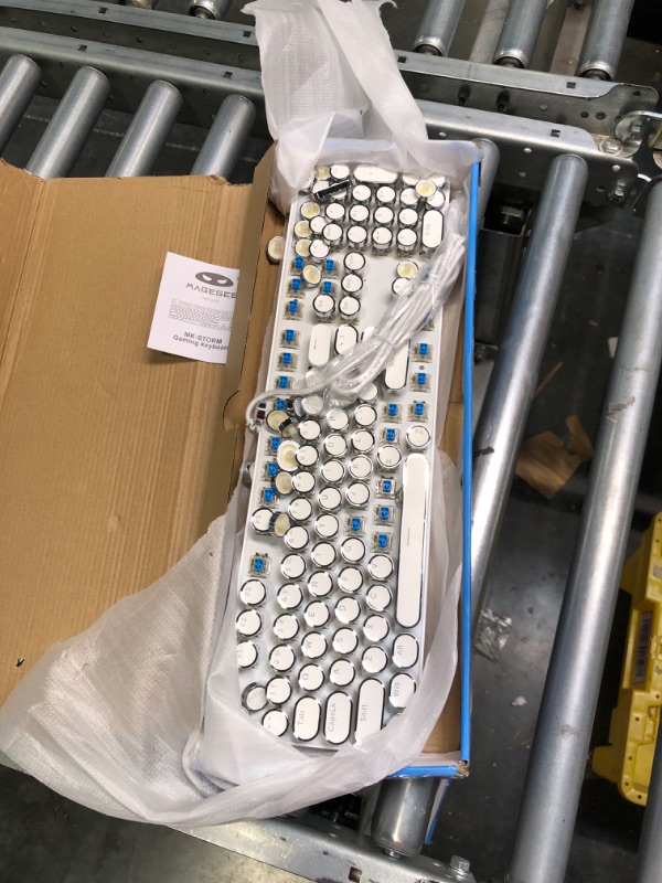 Photo 1 of Camiysn Typewriter Style Mechanical Gaming Keyboard, White Retro Punk Gaming Keyboard with Blue Backlit, 104 Keys Blue Switch Wired Cute Keyboard, Round Keycaps for Windows/Mac/PC white(round keycaps)