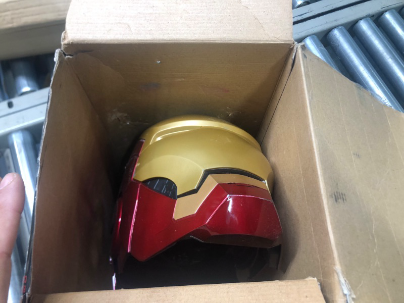 Photo 3 of Avengers Marvel Legends Iron Man Electronic Helmet - Multicolor