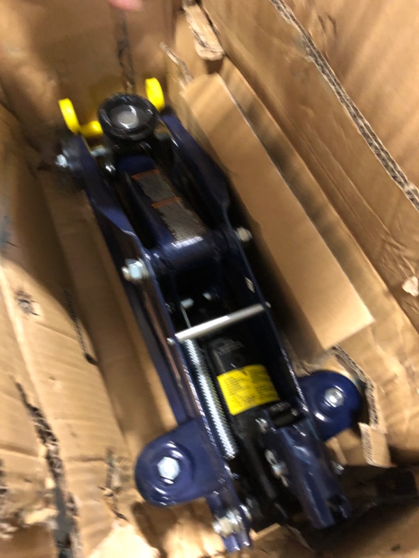 Photo 4 of TCE AT82001U Torin Hydraulic Trolley Service/Floor Jack Combo with 2 Jack Stands, 2 Ton (4,000 lb) Capacity, Blue