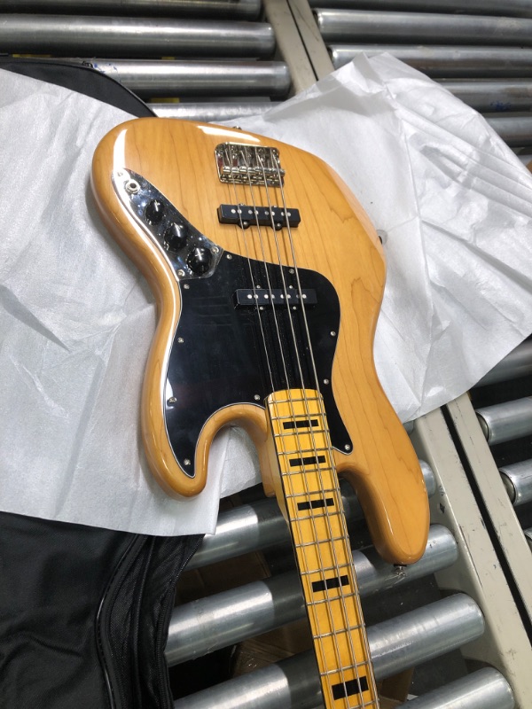 Photo 4 of Squier Classic Vibe 70s Jazz Bass, Natural, Maple Fingerboard Natural Jazz Bass