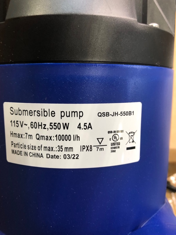 Photo 2 of 3/4 HP 550W 3030GPH Electric Submersible Pump Portable Sump Pumps Clean Water Pump w/Float Switch for Pool and Pond Draining Garden Pool in Clean Water 550W Clean Water