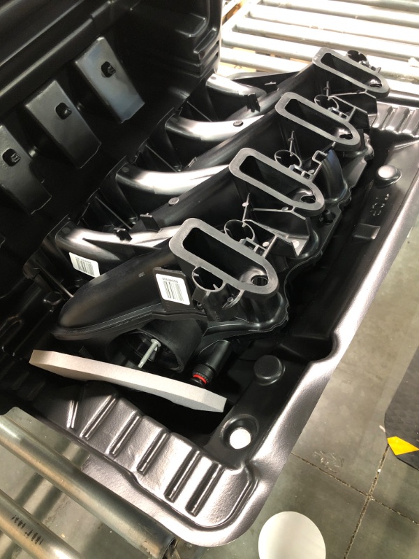 Photo 2 of Genuine GM 4.8L 5.3L Intake Manifold 08-14 Cathedral Port Avalanche Colorado Silverado Sierra Tahoe Yukon Suburban Express H3 Savana TBSS 1500